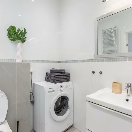 Chill Wilanow Business Center Apartment Warsaw